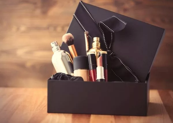 Create Stunning Cosmetic Boxes